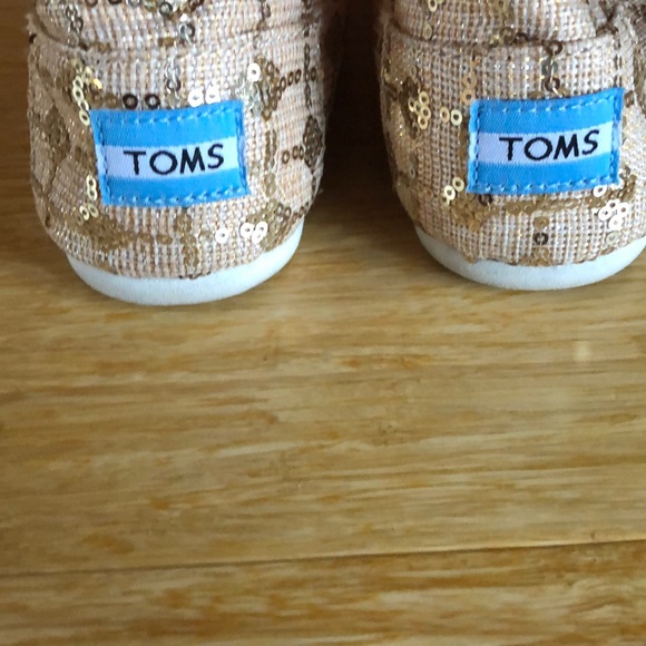 toms canvas loafers; size 8.5 - Picture 2 of 7